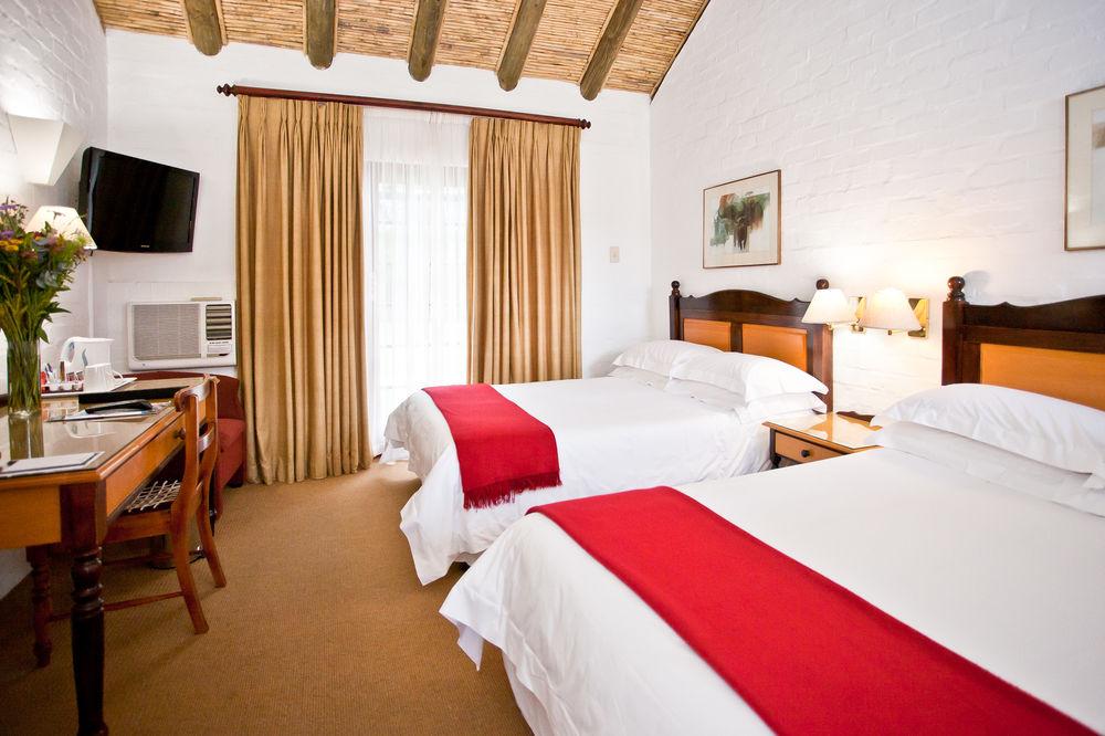 Protea Hotel By Marriott Oudtshoorn Riempie Estate Exterior photo