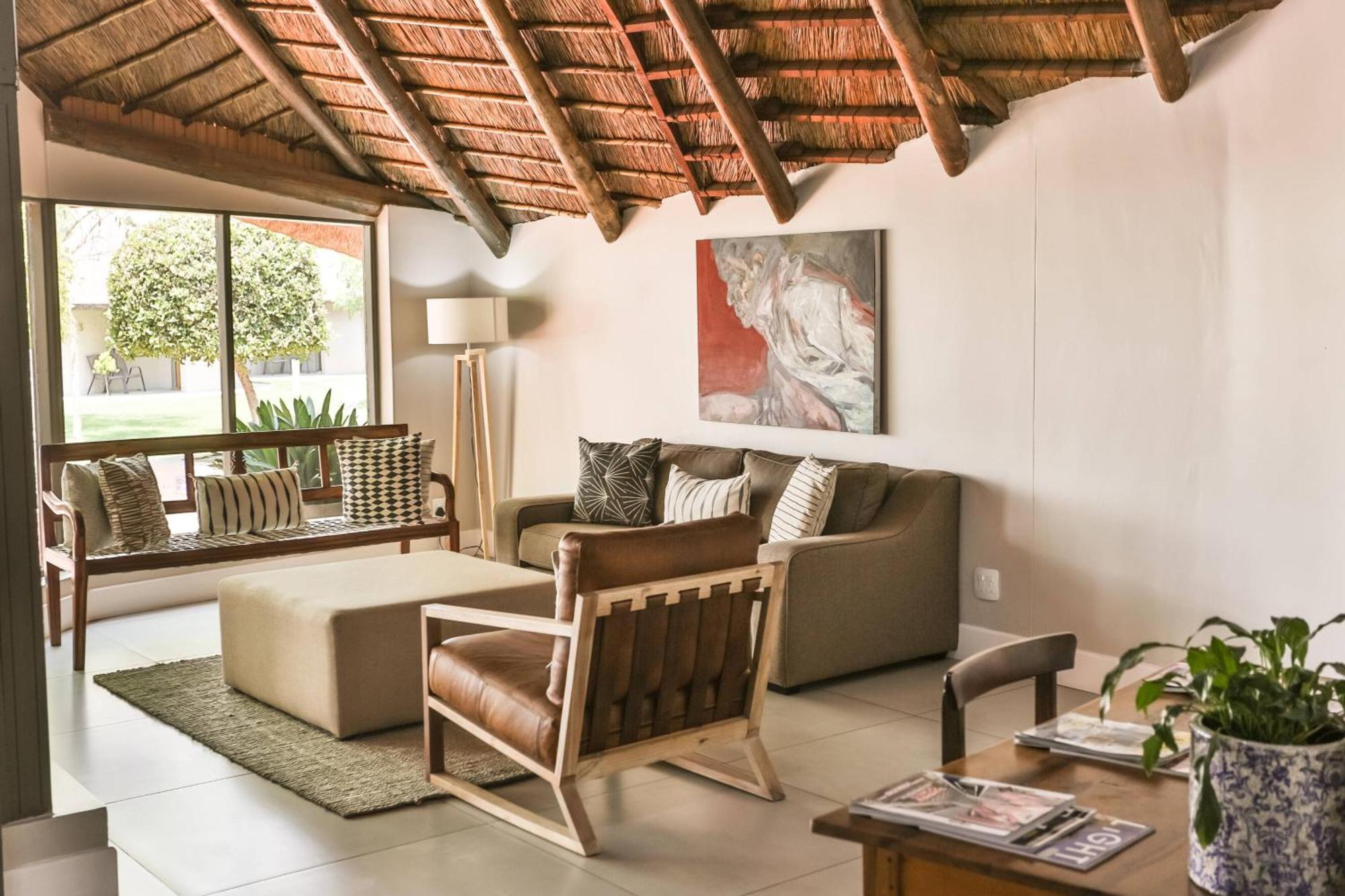 Protea Hotel By Marriott Oudtshoorn Riempie Estate Exterior photo