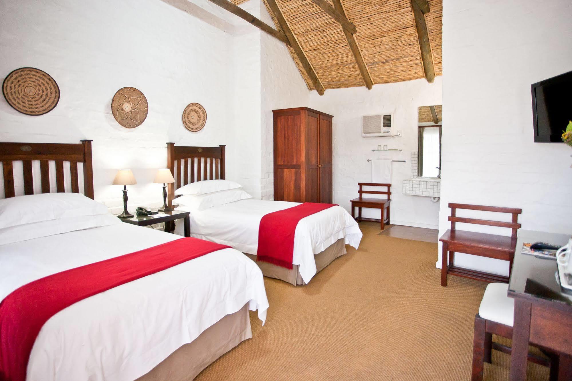 Protea Hotel By Marriott Oudtshoorn Riempie Estate Exterior photo